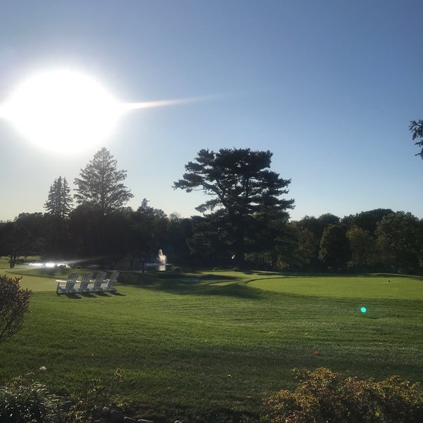 รูปภาพถ่ายที่ Ramsey Golf and Country Club โดย Liz K. เมื่อ 9/17/2019