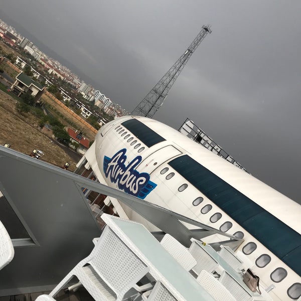 Foto tirada no(a) Airbus Cafe &amp; Restaurant por Zeynep Y. em 9/25/2019