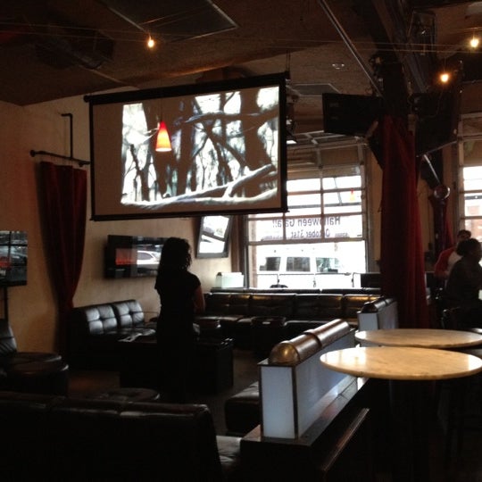 10/28/2012にTomが6th Borough Restaurant and Loungeで撮った写真
