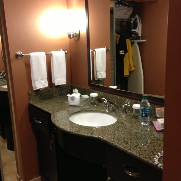 Foto diambil di Homewood Suites by Hilton Pittsburgh-Southpointe oleh PJ S. pada 8/10/2013