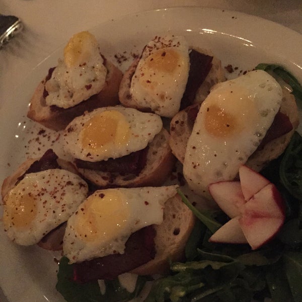 Photo prise au Almayass Restaurant NYC par lino b. le3/25/2015