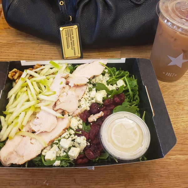 Photo taken at Pret A Manger by Melissa T. on 6/24/2019