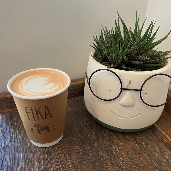 11/18/2023 tarihinde Melissa T.ziyaretçi tarafından FIKA Cafe'de çekilen fotoğraf