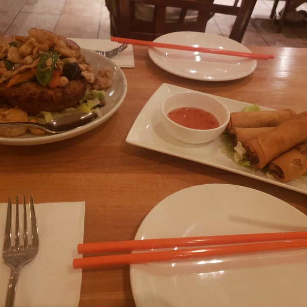 6/29/2019 tarihinde Melissa T.ziyaretçi tarafından Wok Wok Southeast Asian Kitchen'de çekilen fotoğraf