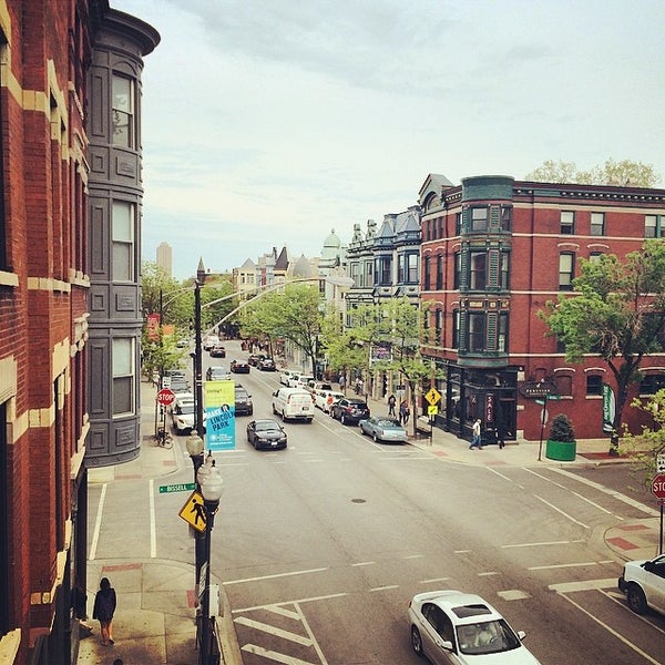 Corner Of Armitage And Sheffield North Side 42 visitors