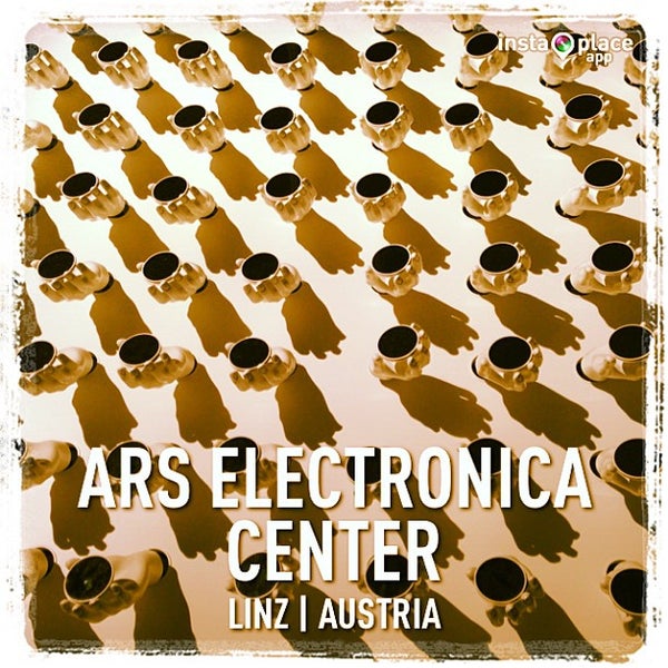 Foto diambil di Ars Electronica Center oleh Ozverusha pada 6/23/2013
