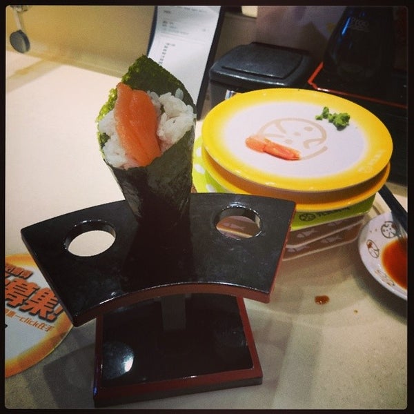 Photo taken at Genki Sushi by Roderick K. on 12/23/2013