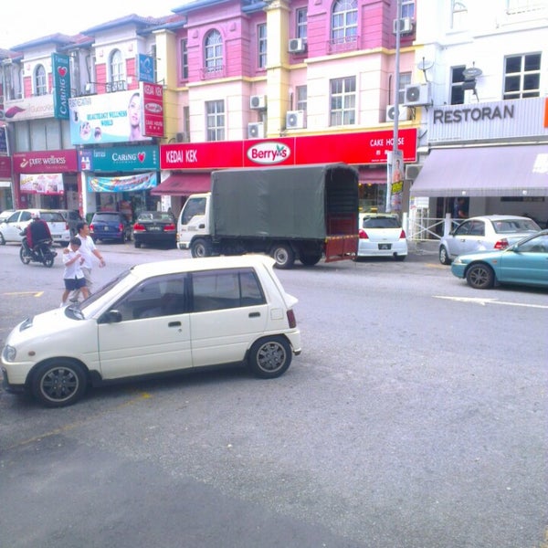 Photos at Berry's Cake House Bakery