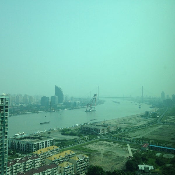 Das Foto wurde bei The Eton Hotel Shanghai (裕景大饭店) von Berna E. am 9/4/2015 aufgenommen
