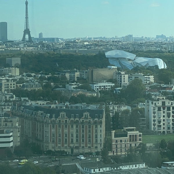 รูปภาพถ่ายที่ Meliá La Défense Paris โดย Dr.S เมื่อ 9/25/2023