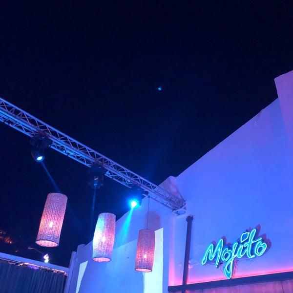 Foto tirada no(a) Mojito Lounge &amp; Club por Hakan K. em 6/15/2019
