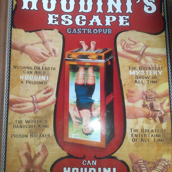 Foto tomada en Houdini&#39;s Escape and Gastropub  por Lisa B. el 8/3/2013