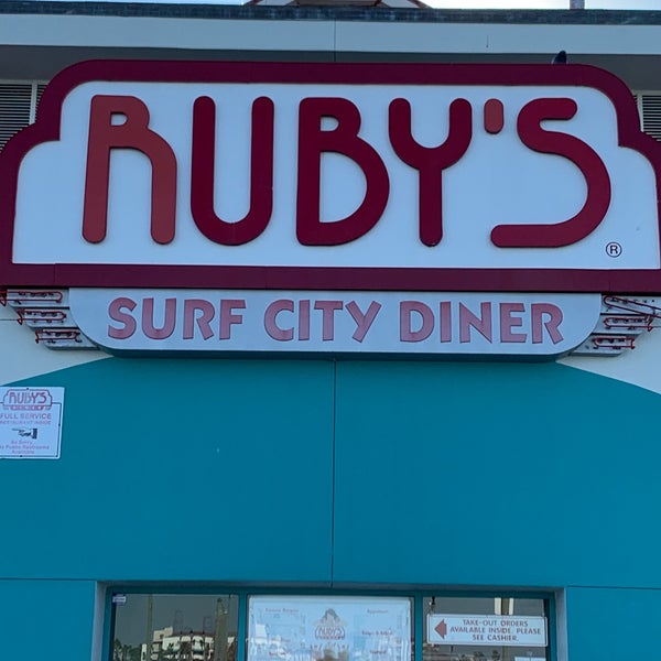 Photo taken at Ruby&#39;s Diner by Jiyeon O. on 2/8/2019