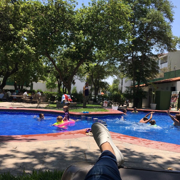 รูปภาพถ่ายที่ Áurea Hotel and Suites, Guadalajara (México) โดย Dani V. เมื่อ 5/22/2016