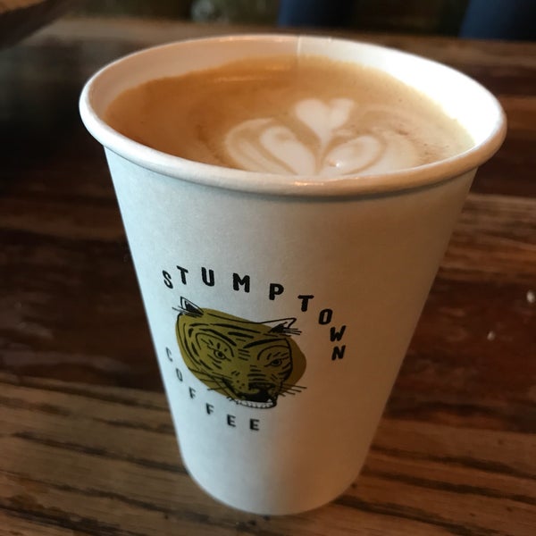 Das Foto wurde bei Stumptown Coffee Roasters von Omehi S. am 12/28/2017 aufgenommen
