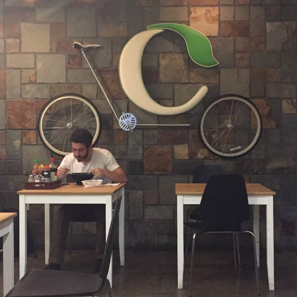 Foto diambil di Cyclo Noodles oleh Omehi S. pada 9/29/2016