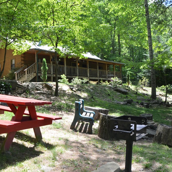 Das Foto wurde bei Panther Creek Cabins von Panther Creek Cabins am 8/14/2013 aufgenommen