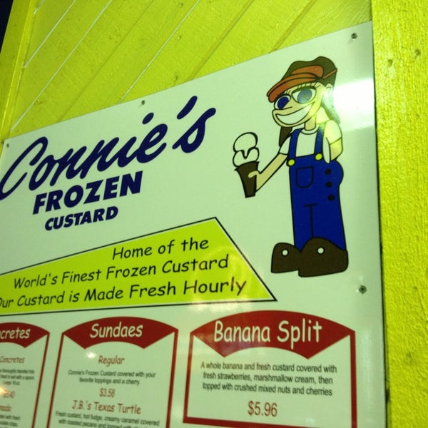 Foto diambil di Connie&#39;s Frozen Custard oleh Lysa R. pada 3/31/2013