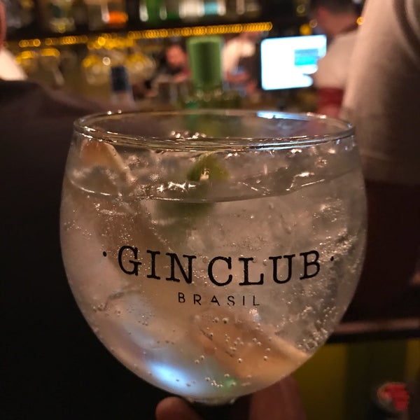 Uma grande variedade de drinks! Destaque para a carta de gins que é sensacional! #ginclub
