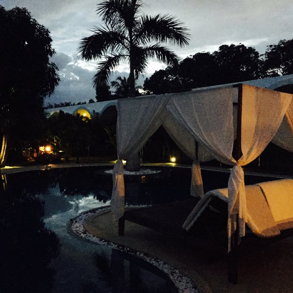 Photo taken at Navutu Dreams Resort and Spa by Mandy P. on 6/28/2015