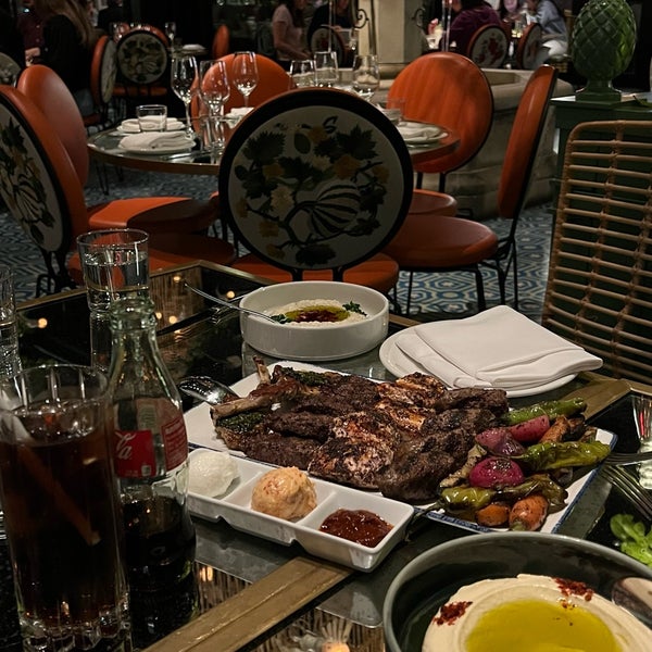 Das Foto wurde bei ilili Restaurant von سلطان . am 11/4/2022 aufgenommen
