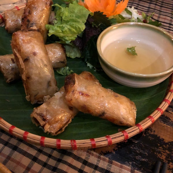 Снимок сделан в HOME Hanoi Restaurant пользователем Paul L. 11/27/2018