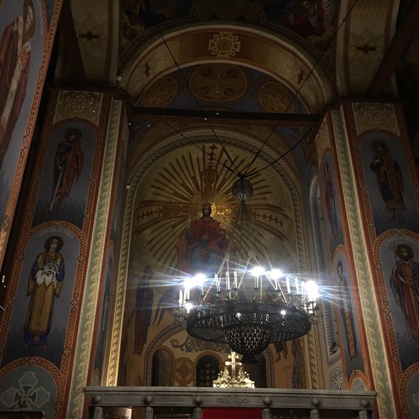 Церковь Богородицы Пирогощи в Киеве