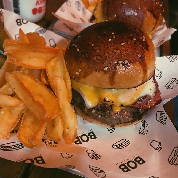 Photo taken at B.O.B Best of Burger by Yonca on 9/27/2019