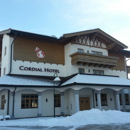 รูปภาพถ่ายที่ Cordial Golf And Wellness Hotel Reith bei Kitzbuhel โดย Lengauer M. เมื่อ 12/4/2013