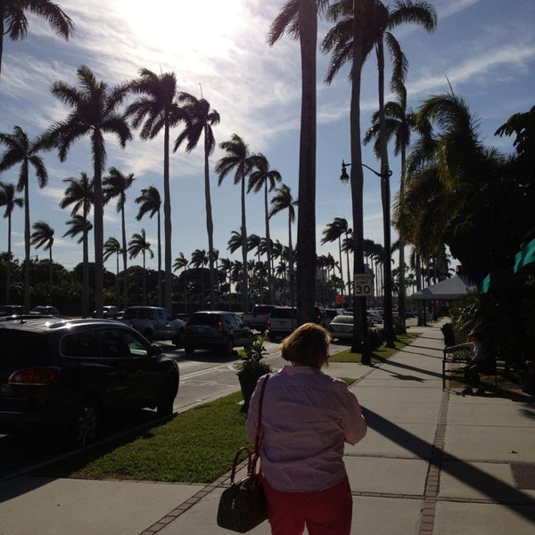 3/13/2013에 Dave H.님이 Testa&#39;s Palm Beach에서 찍은 사진