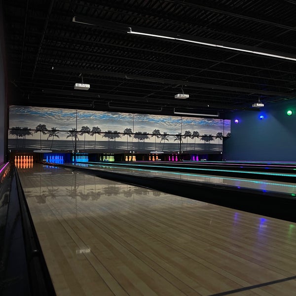Paradise Island Beach & Bowl Bowling Alley in Neville Island