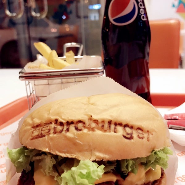 Foto diambil di broburger oleh . pada 9/28/2018