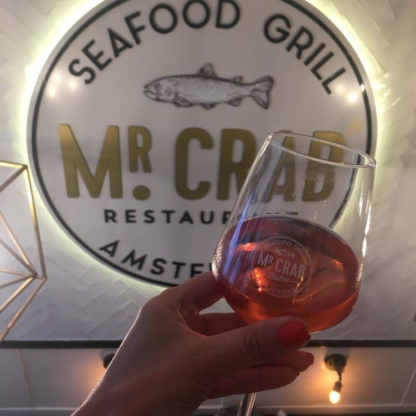 Foto tomada en Mr.Crab Seafood Restaurant  por O L. el 6/22/2019