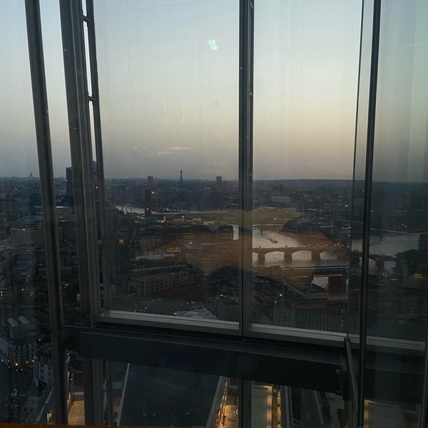 Photo taken at Oblix at The Shard by Dema on 6/17/2022