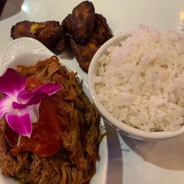 Foto diambil di Cuba Mia Latin Bistro Restaurant &amp; Lounge oleh Jonathan G. pada 1/24/2019