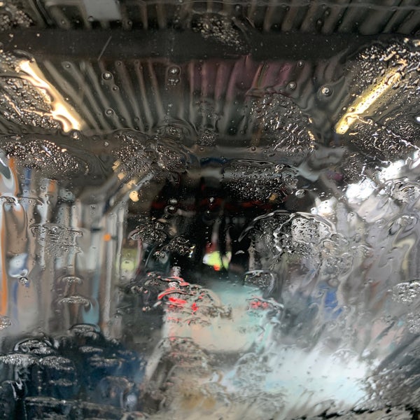 6/20/2019にRobyn A.がFashion Square Car Washで撮った写真