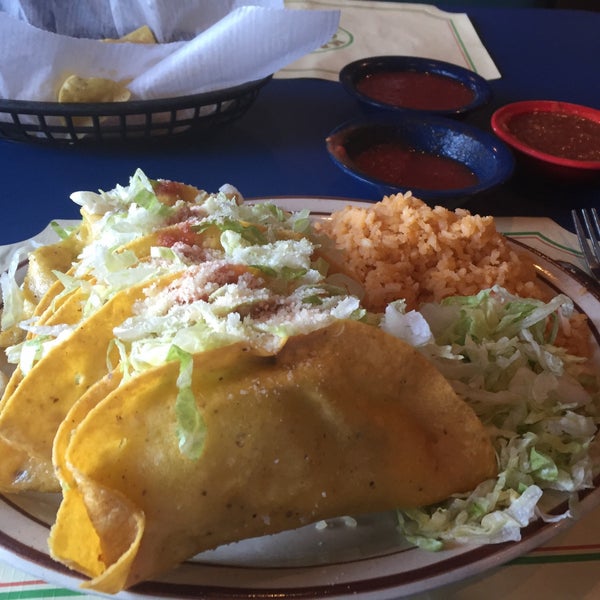 Das Foto wurde bei Manny&#39;s Mexican Restaurant von ctaylorou am 3/9/2016 aufgenommen