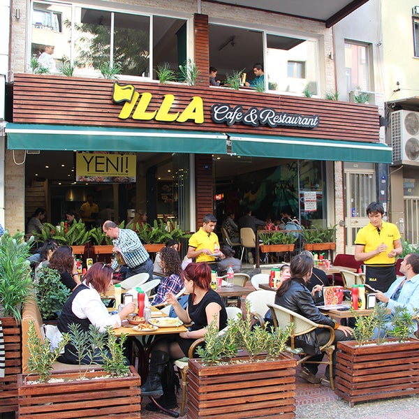 Foto tomada en İlla Cafe &amp; Restaurant  por İlla Cafe &amp; Restaurant el 11/10/2013