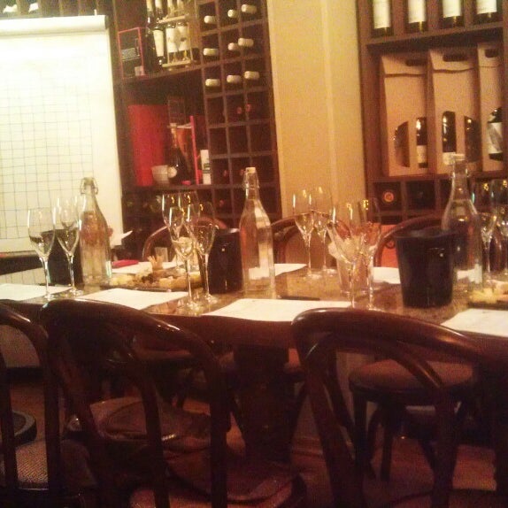 12/24/2014 tarihinde Olga Z.ziyaretçi tarafından Carpe Diem Wine Bar'de çekilen fotoğraf