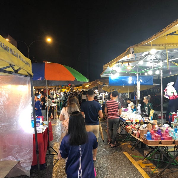 Photo taken at Pasar Malam Taman Connaught 康乐 by Natasha N. on 10/23/2019
