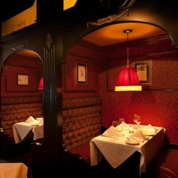 6/2/2013にNYCRestaurant ..がHurley&#39;s Saloonで撮った写真