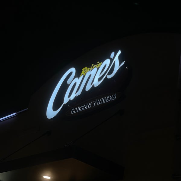 Photo taken at Raising Cane&#39;s Chicken Fingers by Yaser on 8/18/2022