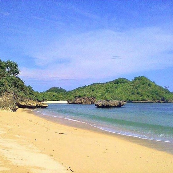 Travelingyukcom 10 Pantai Di Malang Ini Aman Buat