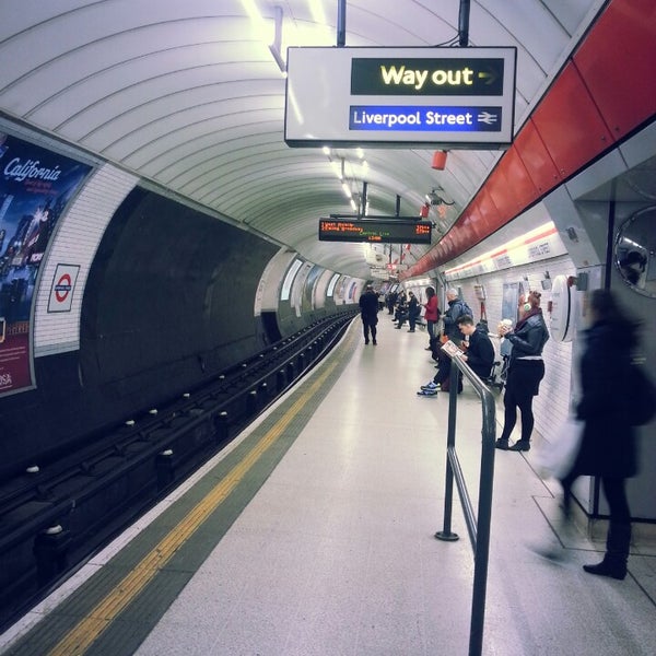 Liverpool Street London Underground Station - Metro Station in Bishopsgate