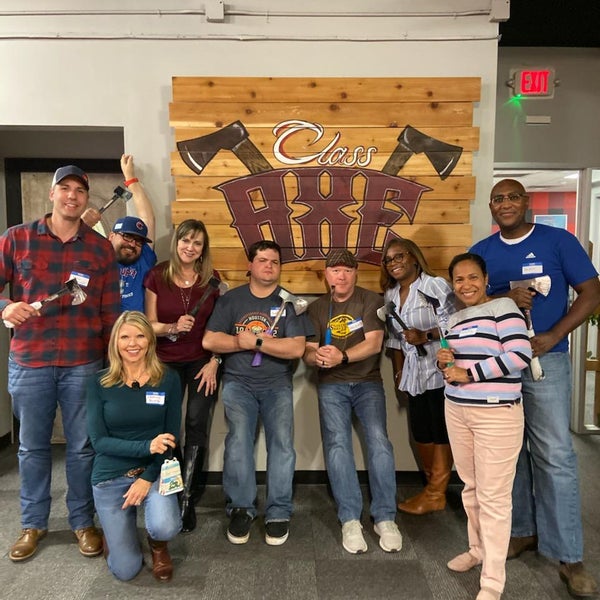 Foto tomada en Class Axe Throwing  por Sam O. el 11/5/2019