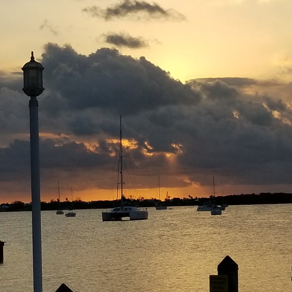 Great place to watch the sunset. Make sure to try the key lime pie.