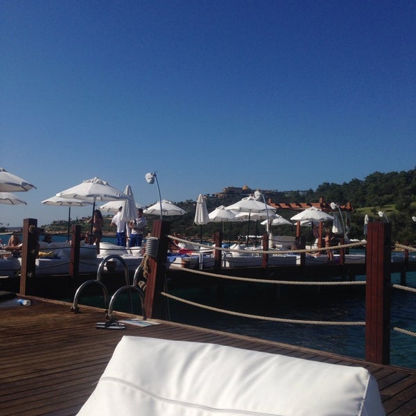 Baia Bodrum пляж понтон