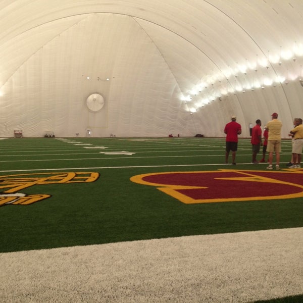 7/20/2013 tarihinde Martie W.ziyaretçi tarafından Inova Sports Performance Center at Redskins Park'de çekilen fotoğraf