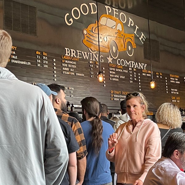 3/19/2022 tarihinde Kathie M.ziyaretçi tarafından Good People Brewing Company'de çekilen fotoğraf