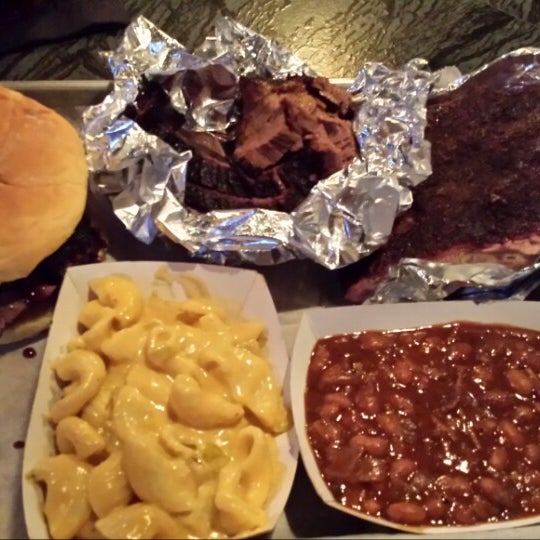 Pork Barrel BBQ Del Ray'da Barbekü Restoranı